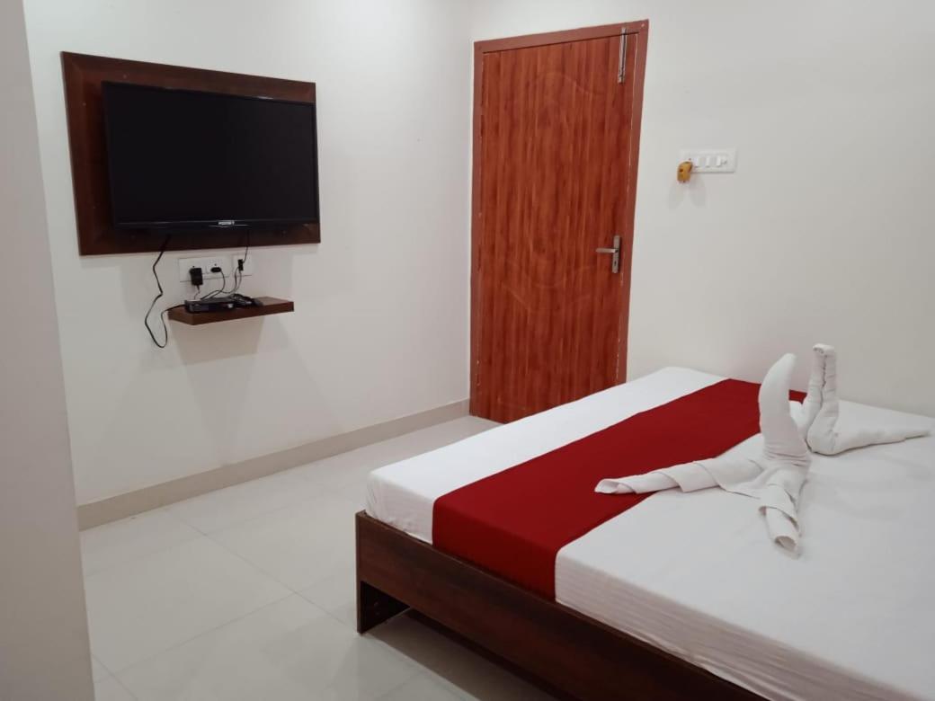 Hotel Haren Grand Guwahati Buitenkant foto